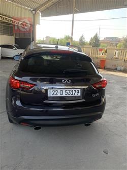 Infiniti QX70
